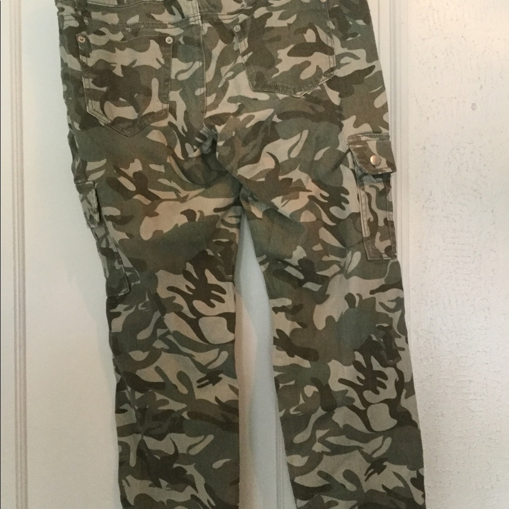 Camo jeans SOLD SOLD - Picture 3 of 8